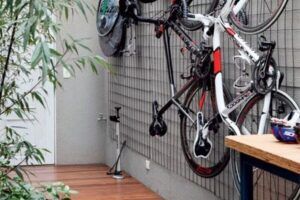 Ideas Geniales Para Colgar Bicicletas En Casa: ¡Descubre Los Ganchos De Ikea!