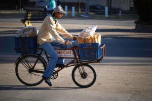 La Increíble Bicicleta Del Panadero: Una Historia Sobre Ruedas